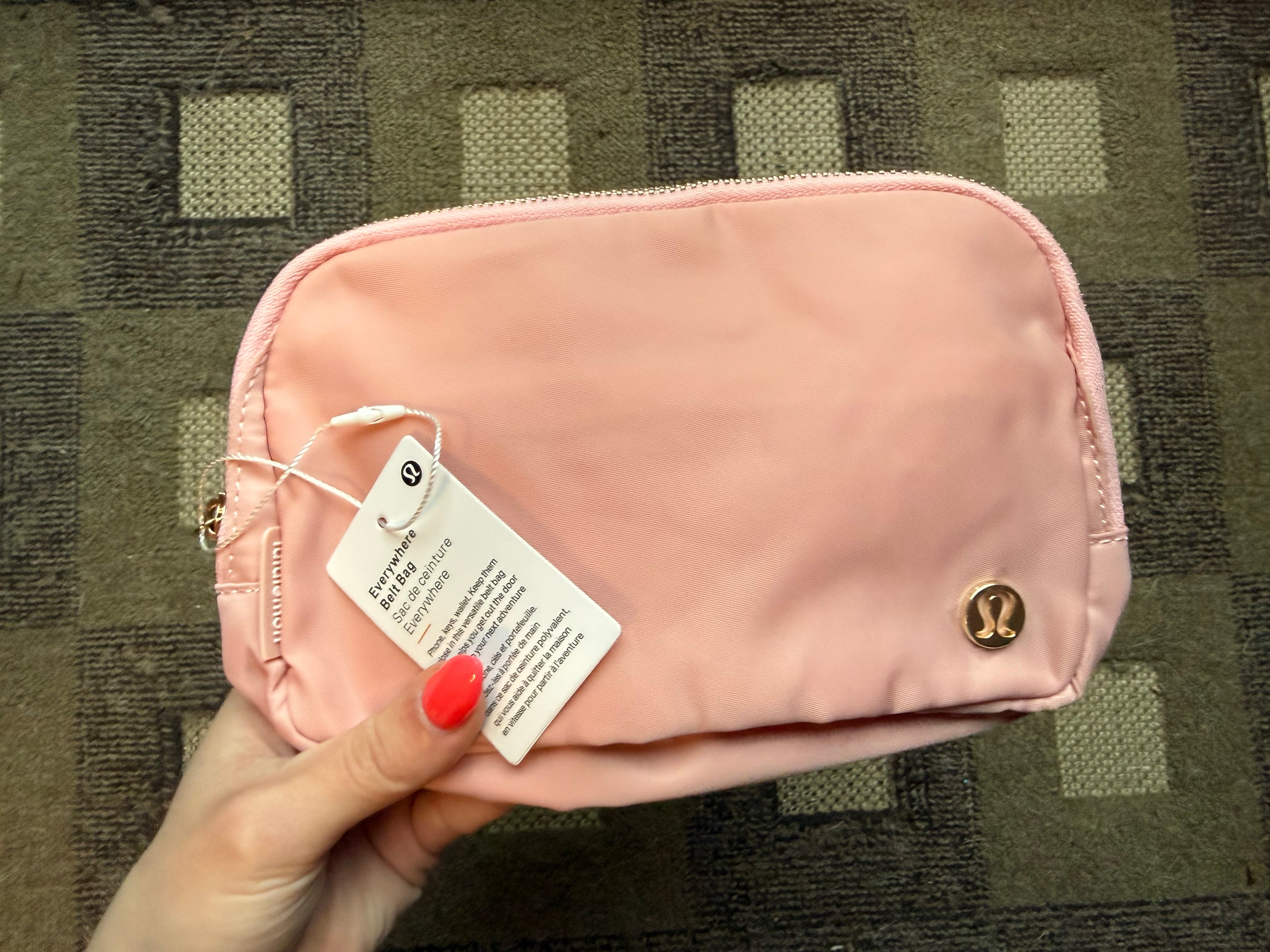 Lululemon everywhere belt bag